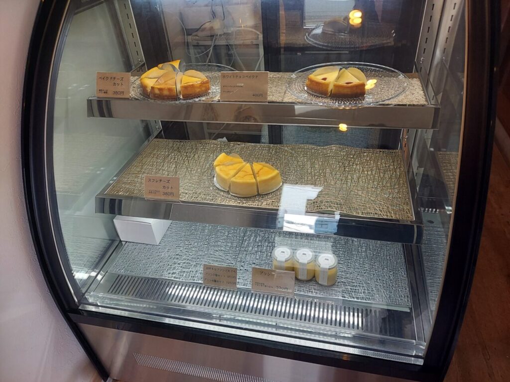 にじのおやつのショーケース