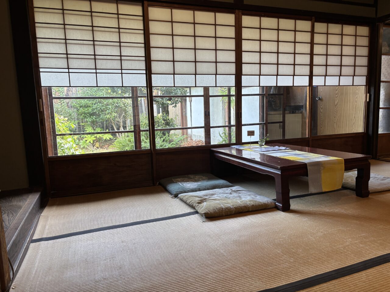 店内の座席
